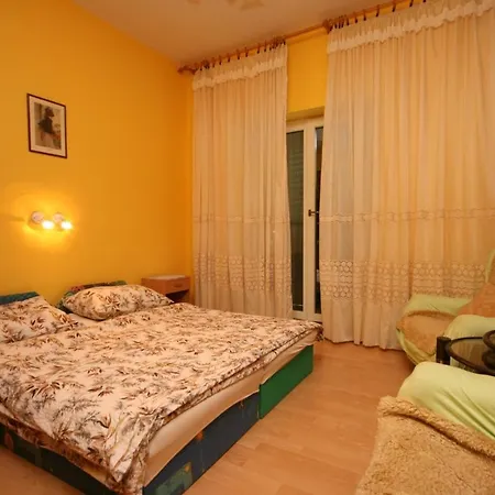 And With Parking Space Podgora, Makarska - 6706 Pensión Podgora (Split-Dalmatia)